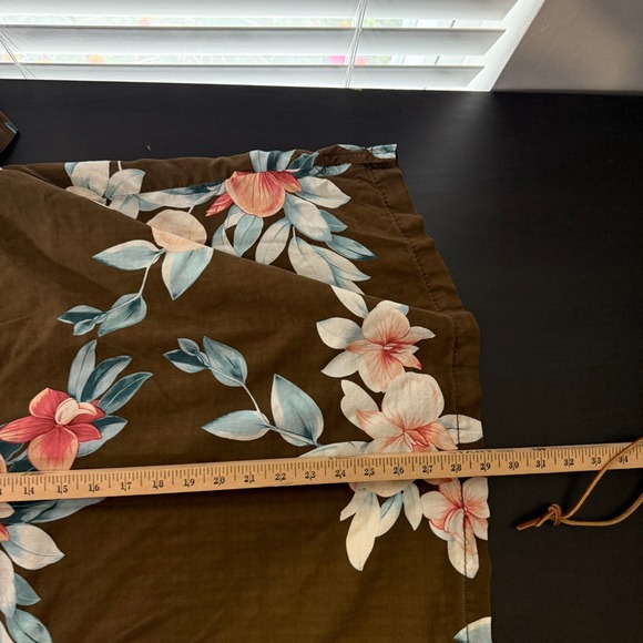 Tommy Bahama Hawaiian Shirt Men's Size XL Brown Silk Floral Button Short Sleeve - Picture 12 of 12